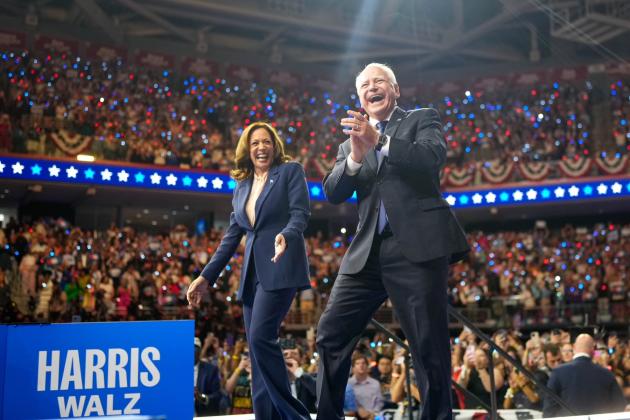 Con la scelta di Tim Walz, Kamala Harris cerca di coprire la sua debolezza con la classe lavoratrice