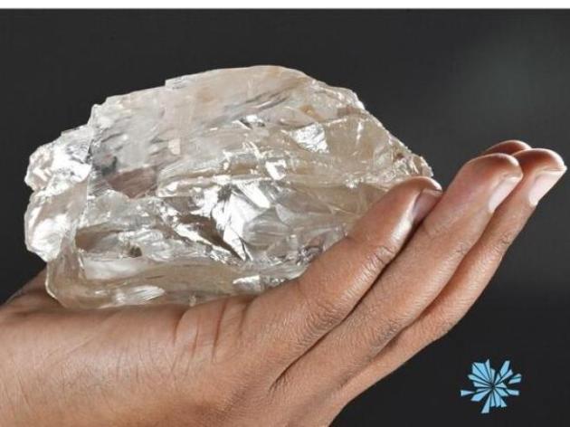 Trovato in Botswana il secondo diamante più grande del mondo da quasi 2.500 carati