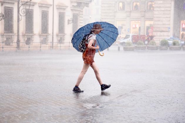 Maltempo, oggi allerta giallo della Protezione Civile in 9 regioni: Lombardia, Piemonte, Umbria, Marche, Abruzzo, Molise, Campania, Basilicata e Calabria