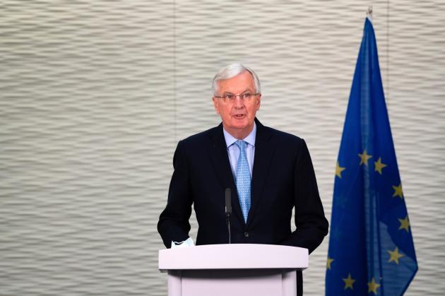 Francia, Macron nomina il repubblicano Michel Barnier primo ministro, Melenchon: "Le elezioni sono state rubate"