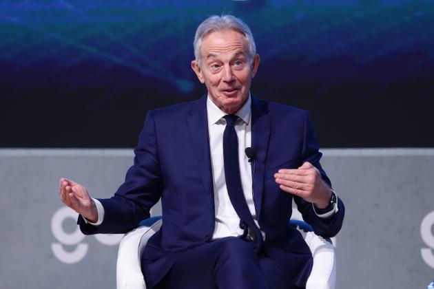 Tony Blair: "Guerra alle autocrazie è necessaria per la difesa dei valori dell’Occidente", ma gli statisti la eviterebbero