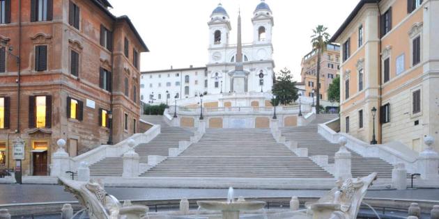 Trinità dei Monti, la Francia rivendica la famosa scalinata capitolina e si accende lo scontro Parigi - Roma