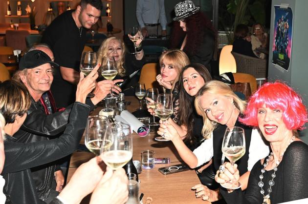 La storica press agent cinematografica Patrizia Brandimarte si è trasformata in Monica Bellucci/Delores , per il suo scatenato party di compleanno in salsa horror