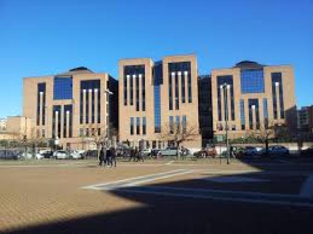 Iulm, raggiunti 11 mila iscritti, alla rettrice eletta dell'Università Statale Marina Brambilla il  premio Alumno dell'anno 2023-2024