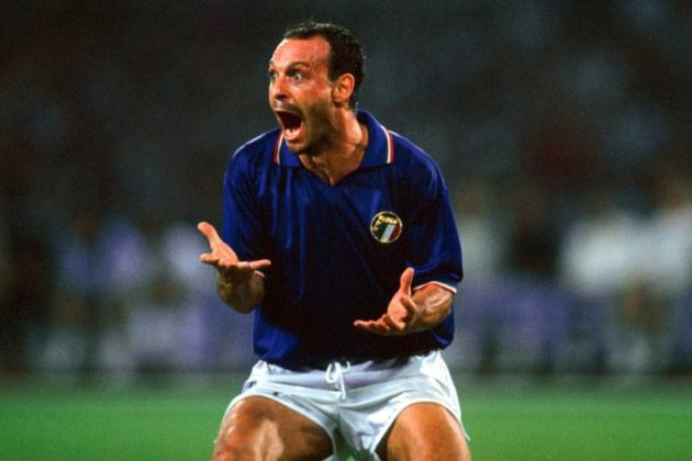 Addio a Totò Schillaci, morto per "turbo cancro" al colon retto l'ex calciatore e bomber di Italia '90: aveva 59 anni