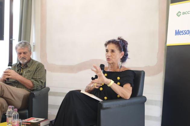 Pordenonelegge, l'editrice Paola Tantulli morta per malore improvviso mentre smontava uno stand, aveva 58 anni