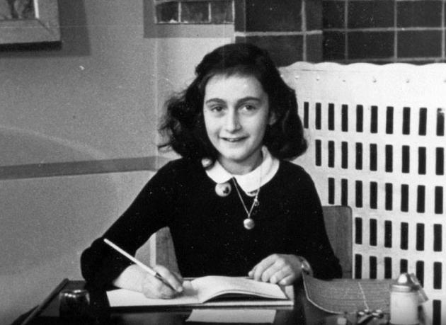 “Diario di Anna Frank falso, scritto con una penna biro, commercializzata dopo la seconda guerra mondiale”, il post virale 