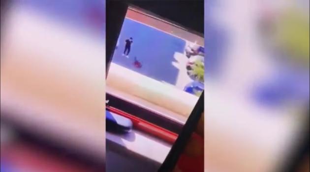 Crotone, poliziotto Giuseppe Sortino indagato per omicidio, il figlio della vittima ha sparato all’agente per terra senza colpirlo