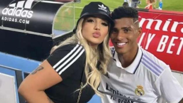 Il  noto calciatore brasiliano Vinicius Tobias si tatua il nome della futura figlia ma poi scopre che non è lui il padre