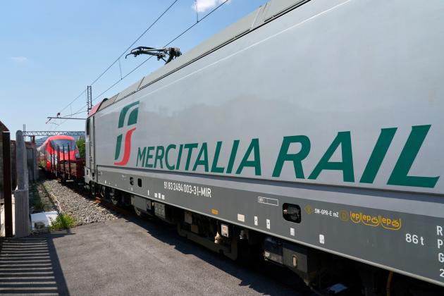 Polo logistica FS, partiti i collegamenti per trasportare i nuovi Frecciarossa 1000 dallo stabilimento Hitachi Rail di Pistoia al Test Center di Velim