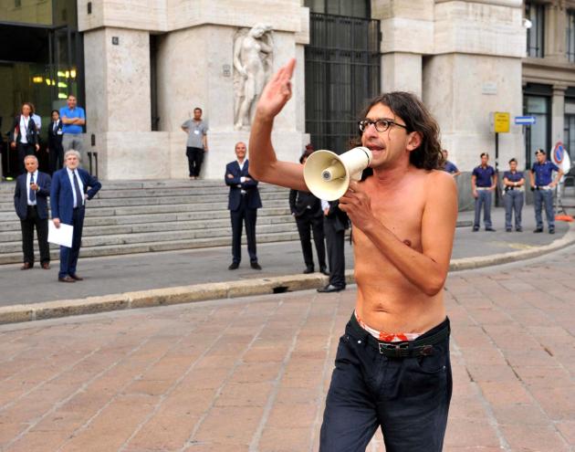 Gabriele Paolini e l'annuncio del cambio di sesso, il “disturbatore tv” dal carcere: “Quando uscirò diventerò donna, ho deciso”