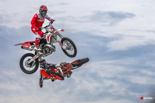 Eicma 2024, motolive a tutto gas: per l'edizione dei 110 anni arrivano le leggende del motorsport
