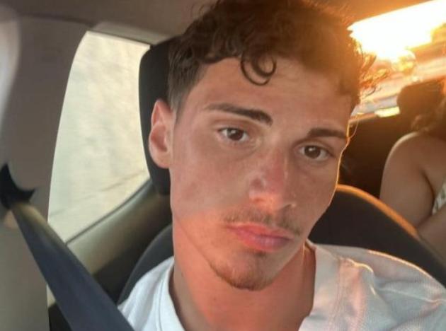 Santo Romano, chi è il "17enne che lo ha ucciso", le foto con il segno della pistola dopo l'omicidio, era appena uscito dal carcere