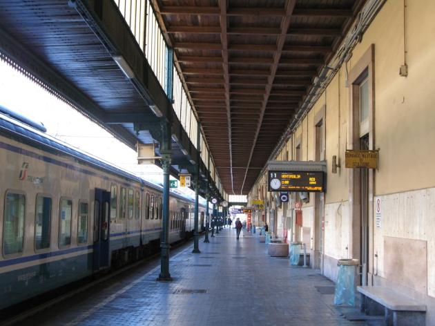 Genova, dopo l'accoltellamento del capotreno i sindacati di polizia chiedono i vigilantes sui convogli