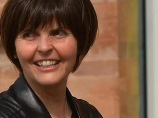 Lia Ferrarini morta a 56 anni dopo "incidente" sul trattore, ma il mezzo era spento: era la più giovane dei fratelli dell’azienda di prosciutti
