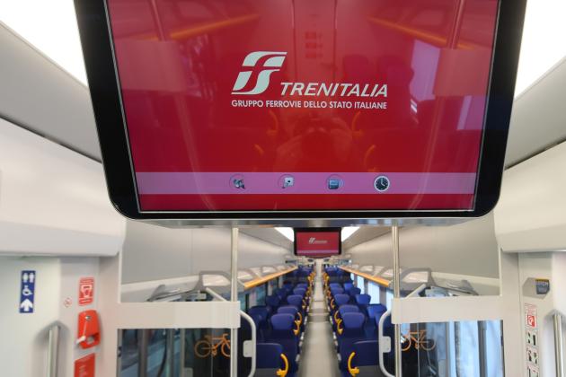 Capotreno aggredito a Bologna da nordafricano minorenne senza biglietto sul Trenitalia-Tper: due denti saltati
