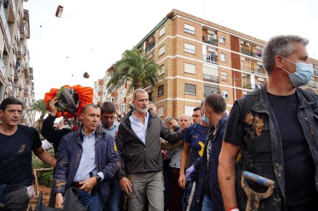 Alluvione Valencia, re Felipe e quel fango responsabile che il Paese non può più capire