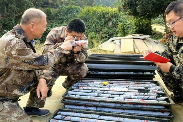 Cina, scoperto il più grande giacimento d'oro al mondo nella provincia di Hunan, 1.000 tonnellate per 83 miliardi $