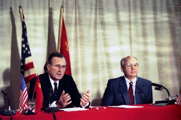 Il doppio inganno, le origini del dopo-Yalta caotico che continua: come Bush e Gorbacëv si ingannarono a vicenda