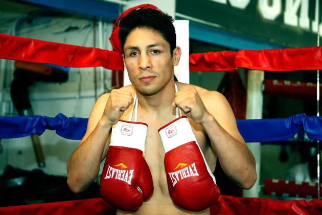 Israel Vazquez morto per "turbo-cancro" ai tessuti molli diagnosticato il 14 novembre, il campione di boxe aveva 46 anni
