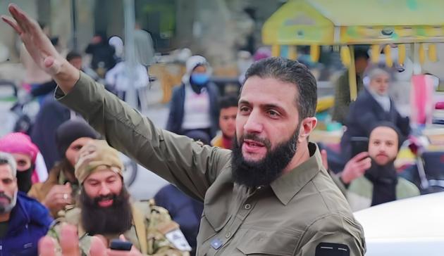 Mohammed al-Jolani, chi è il leader dei ribelli in Siria: possibile successore di Assad, ex di Al Qaeda e Isis, i 5 anni di prigione Usa in Iraq