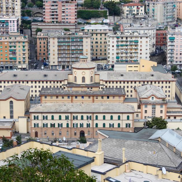 Genova, dopo il suicidio di un detenuto nel carcere di Marassi indagati due agenti della penitenziaria