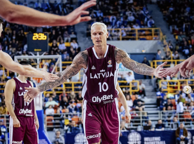 Il giocatore lettone Jānis Timma in una partita con la nazionale lettone