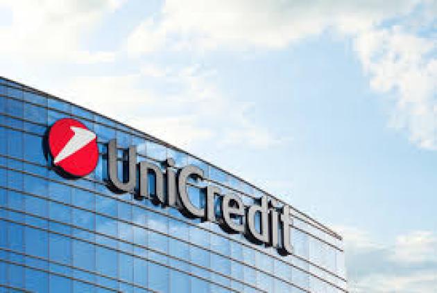 UniCredit sale al 28% di Commerzbank: 9,5% diretto, 18,5% derivati; obiettivo 29,9%, richiesta autorizzazione oltre 10% completata