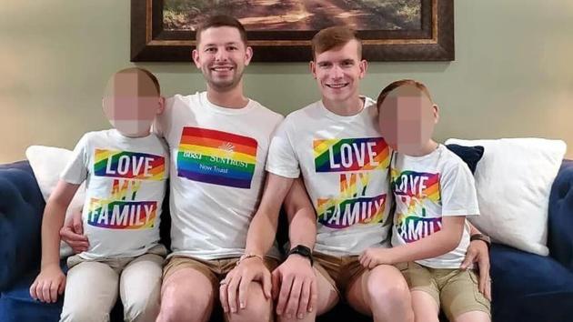 Usa, coppia gay adotta 2 bambini per abusarli sessualmente e condividere video online, condannati William e Zachary Zulock a 100 anni di carcere
