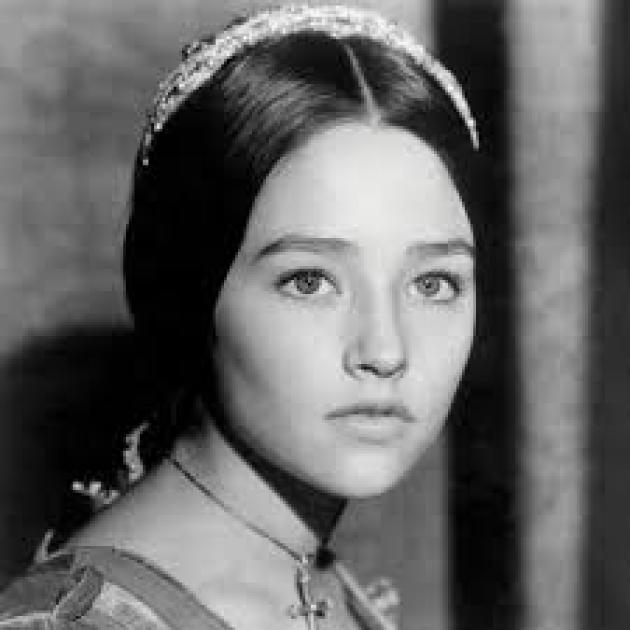 Addio a Olivia Hussey, morta di cancro al seno a 73 anni la Giulietta di Franco Zeffirelli, prima diagnosi nel 2008, ricaduta nel 2018