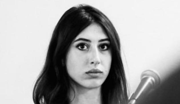 Gli hater contro Cecilia Sala: "Incantatrice di serpenti, implora di tornare ma voleva lasciare marcire i marò in terra straniera"