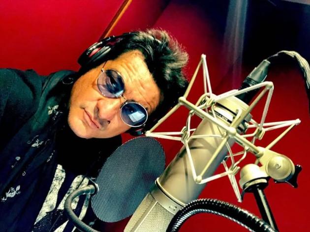 Addio a Roger Mantovani, morto a 58 anni l'ex speaker di RTL 102.5 a Virgin Radio e Radio Capital e attore della soap Vivere