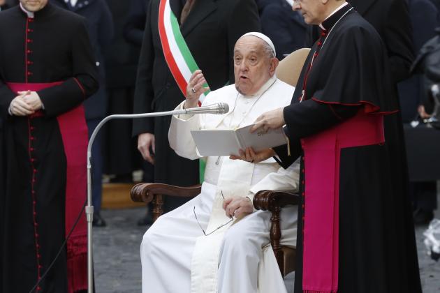 Papa Francesco condanna il massacro di Gaza, e in tutta risposta viene ora accusato di antisemitismo