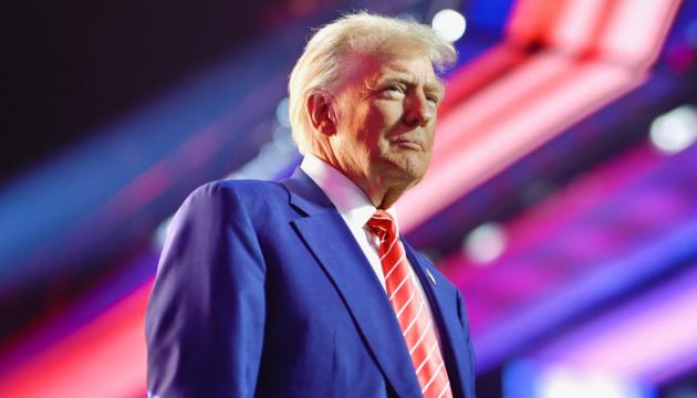 Usa, Trump pronto a firmare 100 ordini esecutivi il primo giorno, dai migranti ai vaccini Covid, dalle tasse all'ambiente