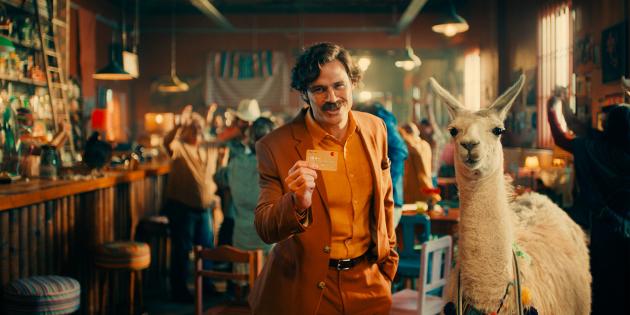 ING Italia, il nuovo spot “ING. Per una volta, una banca che ti svolta” focalizzato su Conto Corrente Arancio e sulle sue funzionalità