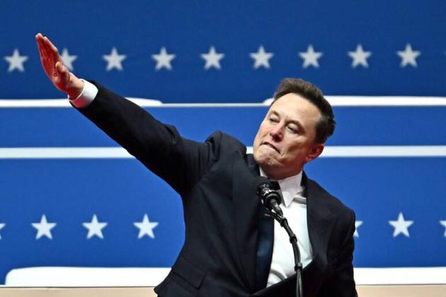 Elon Musk chiama Mattarella non risponde. Dopo il saluto romano si sono chiuse le porte del Quirinale