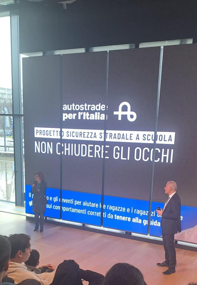 Autostrade per l'Italia, riparte dal museo STEP di Milano il tour nelle scuole per sensibilizzare i giovani sulla guida sicura