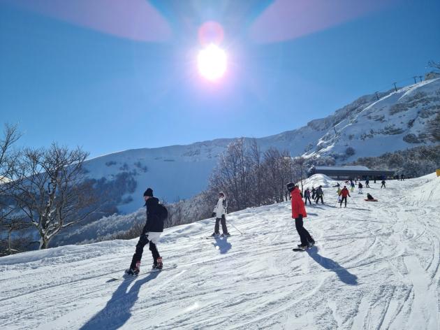 Roccaraso. Gestori comprensorio sciistico AltoSangroSkipass: “Piste in condizioni eccellenti con 29 impianti e oltre 100 km di percorsi”