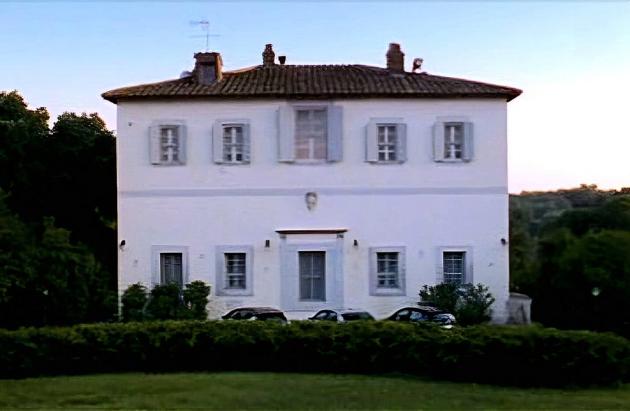 Roma, rapina e aggressione ai danni dell'armatore Emanuele Grimaldi nella sua villa a via del casale di Acquaviva, portati via 150mila €, gioielli ed orologi