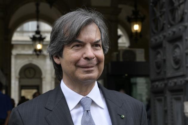 Intesa Sanpaolo, utili record a €8,7 mld (+12,2%) nel 2024, con previsione > €9 mld nel 2025; dividendi a €6,1 mld, buyback da €2 mld, CET1 Ratio al 13,9%
