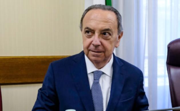 Lo Voi denunciato dai servizi segreti: “Ha svelato informazioni riservate sul caso di Gaetano Caputi, capo di Gabinetto di Meloni”