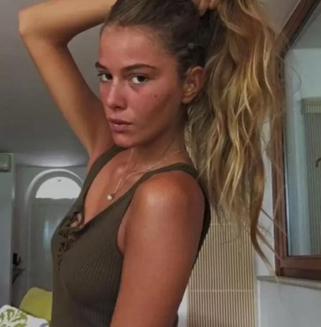 Viviana Vogliacco, chi è la fidanzata di Rkomi, cugina di un calciatore famoso, età, altezza, lavoro e vita privata