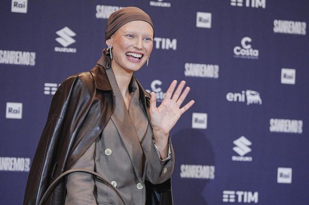 Chi è Bianca Balti, dal cancro al marito alle figlie, tutto sulla vita privata della modella co-conduttrice a Sanremo 2025
