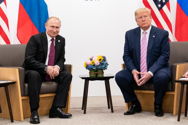 Trump e la telefonata di 90 minuti con Putin: “Incontro in Arabia Saudita, Kiev ceda territori e niente ingresso nella Nato”, Ue: “Nessun accordo senza di noi”; Zelensky fuori dalle negoziazioni