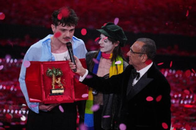 Olly vincitore di Sanremo 2025, Marcella Bella ultima, fischi per l'esclusione di Achille Lauro e Giorgia dalla top five - CLASSIFICA FINALE