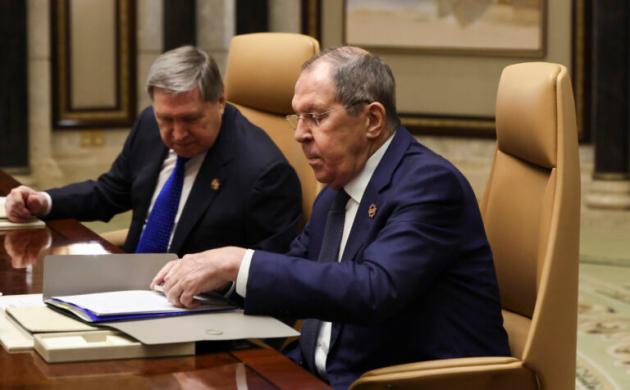 Vertice di Riad, Zelensky rinviato viaggio in Arabia Saudita, Lavrov: "Nessun piano di pace in tre punti, Zelensky va bacchettato sulle mani"