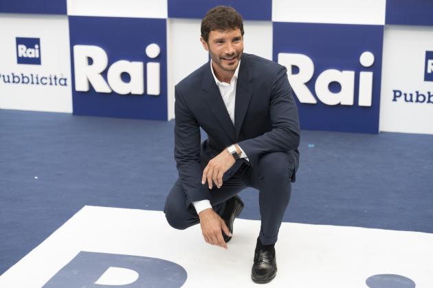 Sanremo sembra la Fashion Week, sfilano look esagerati, vince la giacca sformata di Venditti, l'anno prossimo condurrà De Martino, il lato B più apprezzato della tv