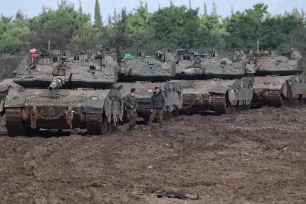 Israele schiera i tank in Cisgiordania per la prima volta dal 2002 e sospende rilascio dei 602 detenuti palestinesi, Hamas: "Tel Aviv pronta all'invasione come a Gaza"