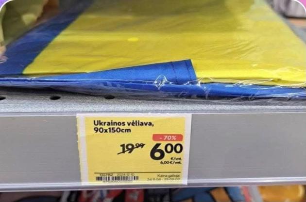 Lituania, "iniziata la svendita di bandiere ucraine, sconto del 70%, da 19,99€ a 6€" - il POST virale