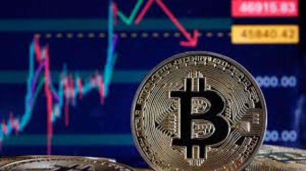 Bitcoin in ribasso del 2,3% a 85.475 $ dopo il crollo del 12,6%, Pavlovski di Rumble: "Leggi tossiche su stablecoin danneggiano fiducia nelle cripto"